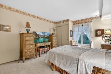 Charming and well-maintained 2-Bed/1-Bth condo in sought-after - photo 8