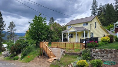 Charming, updated, and ideally located in the heart of historic - photo 4