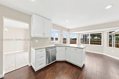 Welcome to this beautifully maintained 5-bedroom, 4-bath - photo 11