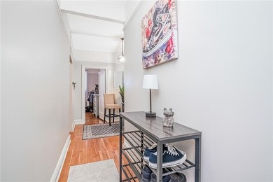 Recently renovated 1-bedroom co-op in a pet-friendly Bay Ridge