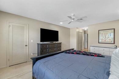 Enjoy the best of country club living at Hunters Run in this - photo 8