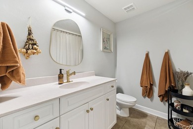 ~REASONABLE OFFERS WILL BE CONSIDERED~Charming single-story home - photo 22