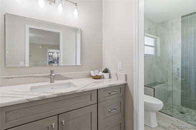 Wake up to breathtaking sunrise views over the lake in this - photo 28