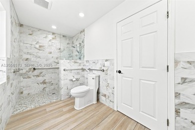 Welcome to this beautifully maintained 5-bedroom, 4-bath - photo 29