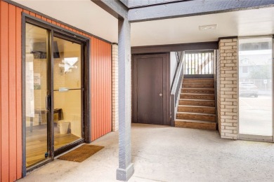 Welcome to the prestigious 700 Everhart building complex suite