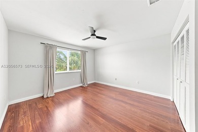 Welcome to this beautifully maintained 5-bedroom, 4-bath - photo 38