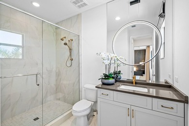 A masterfully upgraded contemporary home with a private resort - photo 38