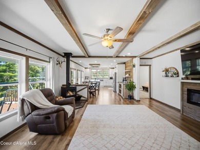 A beautiful WATERFRONT property with over 160 feet of private - photo 14