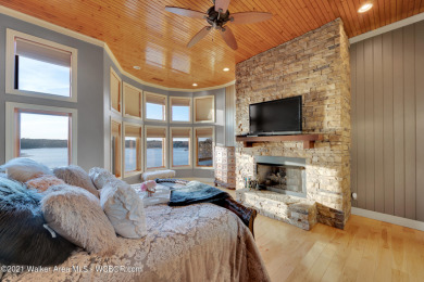 BIG OPEN WATER VIEWS - 4BR/4.5BA, Office + Bonus Room. Amazing - photo 14