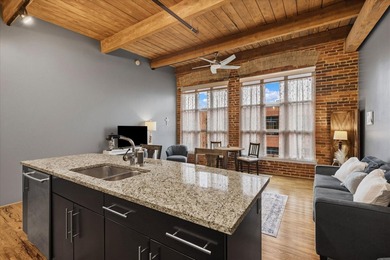 Highly desirable top-floor urban loft in the Buggyworks