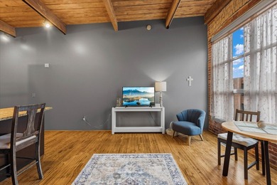 Highly desirable top-floor urban loft in the Buggyworks