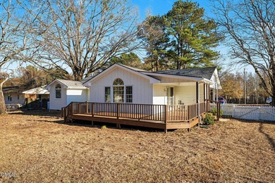 Nice ranch home situated on a large lot featuring 3 bedrooms and - photo 23