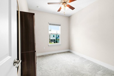 Beautifully maintained, thoughtfully designed townhome in the - photo 29