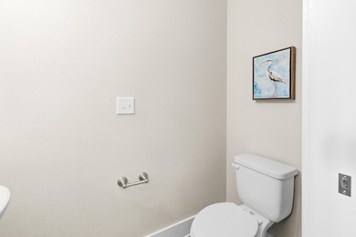 Beautifully maintained, thoughtfully designed townhome in the - photo 37