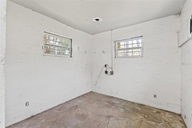 Stunning, Stylish, and Move-In Ready! This beautifully renovated - photo 42