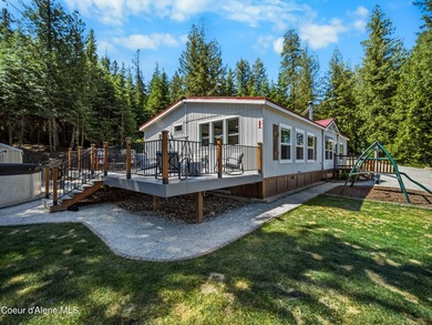A beautiful WATERFRONT property with over 160 feet of private - photo 43