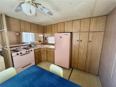 Opportunity awaits with this charming 2-bedroom, 1-bath home - photo 5