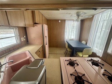 Opportunity awaits with this charming 2-bedroom, 1-bath home - photo 8