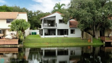 (private lake, pond, creek) Home For Sale in Cooper City Florida