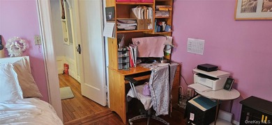 This charming Crestwood Co-op corner unit includes one bedroom - photo 11