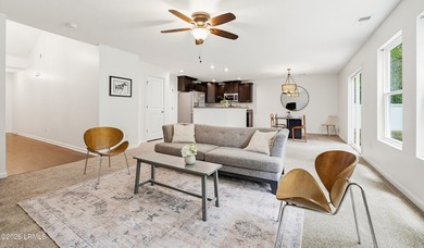 Turn Key 4 Bed 2.5 Bath home with a big yard in the desirable - photo 14
