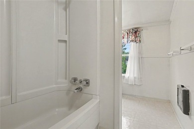 Welcome to 765 South Grosvenor, a lovingly cared-for 3-bedroom - photo 18