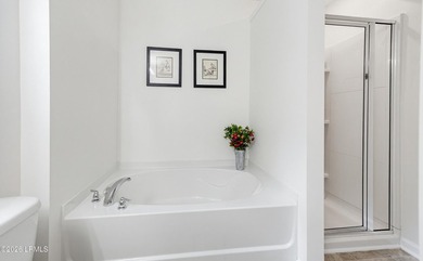 Turn Key 4 Bed 2.5 Bath home with a big yard in the desirable - photo 19