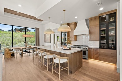 Nestled on a quiet cul-de-sac in desirable Hideout, this - photo 10