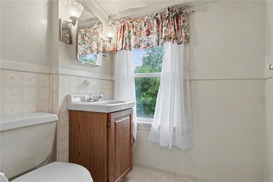 Welcome to 765 South Grosvenor, a lovingly cared-for 3-bedroom - photo 22