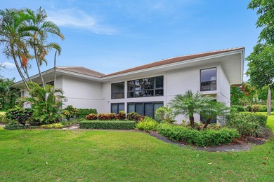 Beautifully updated 2-bedroom, 2-bath second-floor residence in - photo 22