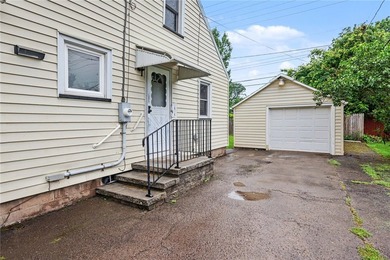 Welcome to 765 South Grosvenor, a lovingly cared-for 3-bedroom - photo 23
