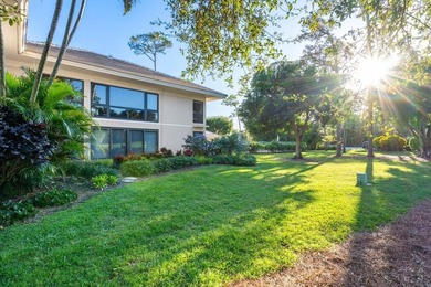 Beautifully updated 2-bedroom, 2-bath second-floor residence in - photo 24