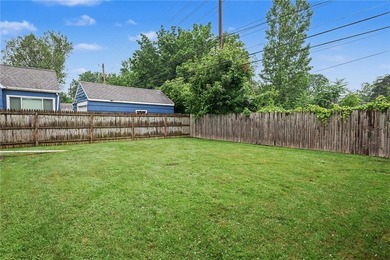 Welcome to 765 South Grosvenor, a lovingly cared-for 3-bedroom - photo 25