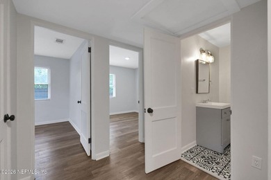 Welcome to the established community of St. Johns Park in the - photo 25