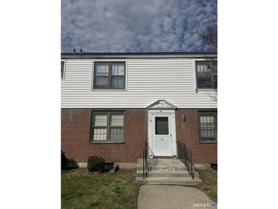 Why rent when you can own? Welcome to this cozy one-bedroom - photo 2