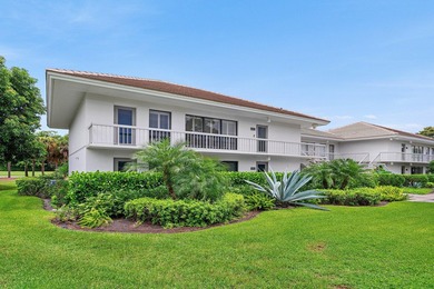 Beautifully updated 2-bedroom, 2-bath second-floor residence in - photo 37