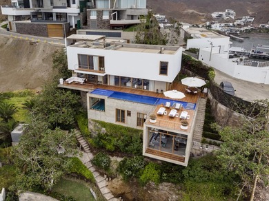 Behold the breathtaking beauty of this magnificent 4-level - photo 2