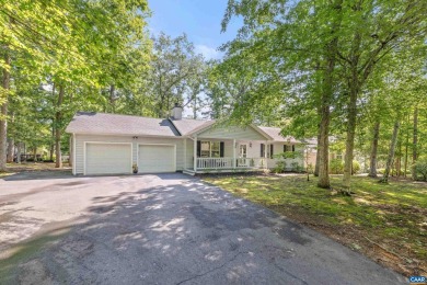 Lake Home For Sale in Palmyra, Virginia