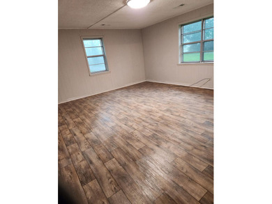 Discover the perfect blend of opportunity and privacy with this - photo 11