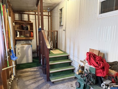 Charming 2-bedroom, 1-bath home w/a living room bump-out that