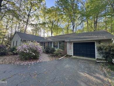 Discover the perfect blend of tranquility and charm at 140 Holly - photo 1