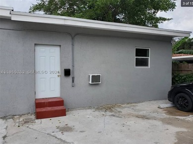 Investment Opportunity - High Cash Flow Triplex (Cash Only) - photo 3