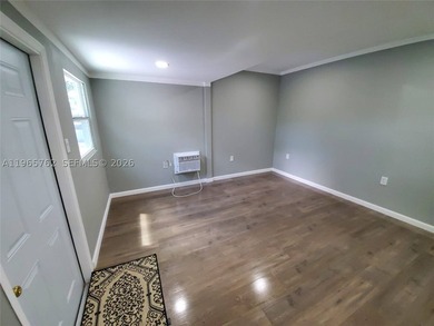Investment Opportunity - High Cash Flow Triplex (Cash Only) - photo 4