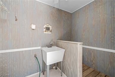 Captains Cove, 2- bedrooms 2.5- baths, Piling Home and pool at - photo 28