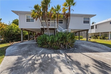 Captains Cove, 2- bedrooms 2.5- baths, Piling Home and pool at - photo 31