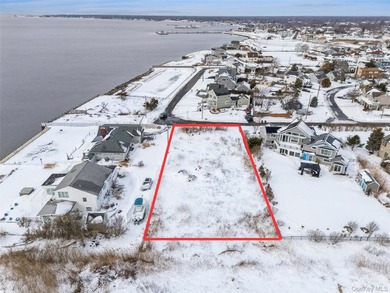 Build your coastal masterpiece on this rare, unique parcel - photo 1