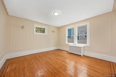Move right in to this renovated Tudor style home w/ 4 bedroom, 2 - photo 13