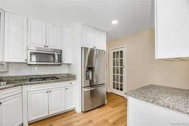 Move right in to this renovated Tudor style home w/ 4 bedroom, 2 - photo 19