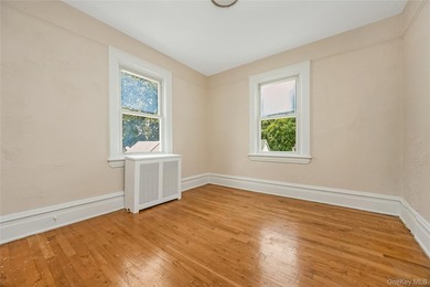 Move right in to this renovated Tudor style home w/ 4 bedroom, 2 - photo 28