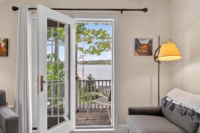 Enjoy effortless waterfront living at Sheepscot Harbour Village - photo 8